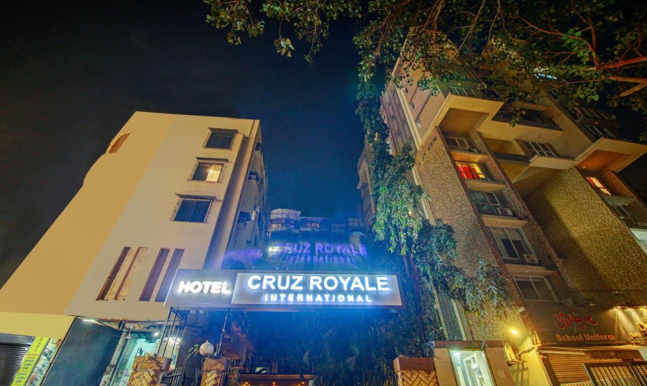 ホテル Itsy By Treebo - Cruz Royale Santacruz West ムンバイ エクステリア 写真